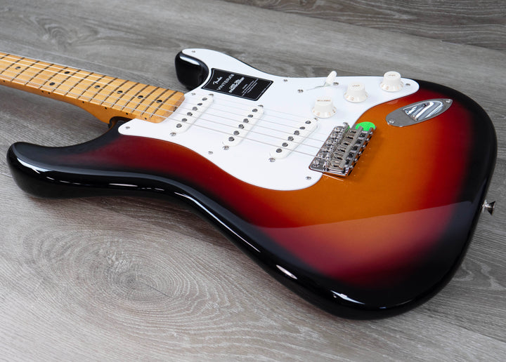 Fender Vintera III Late '50s Stratocaster, Maple Fingerboard, 3-Color Sunburst