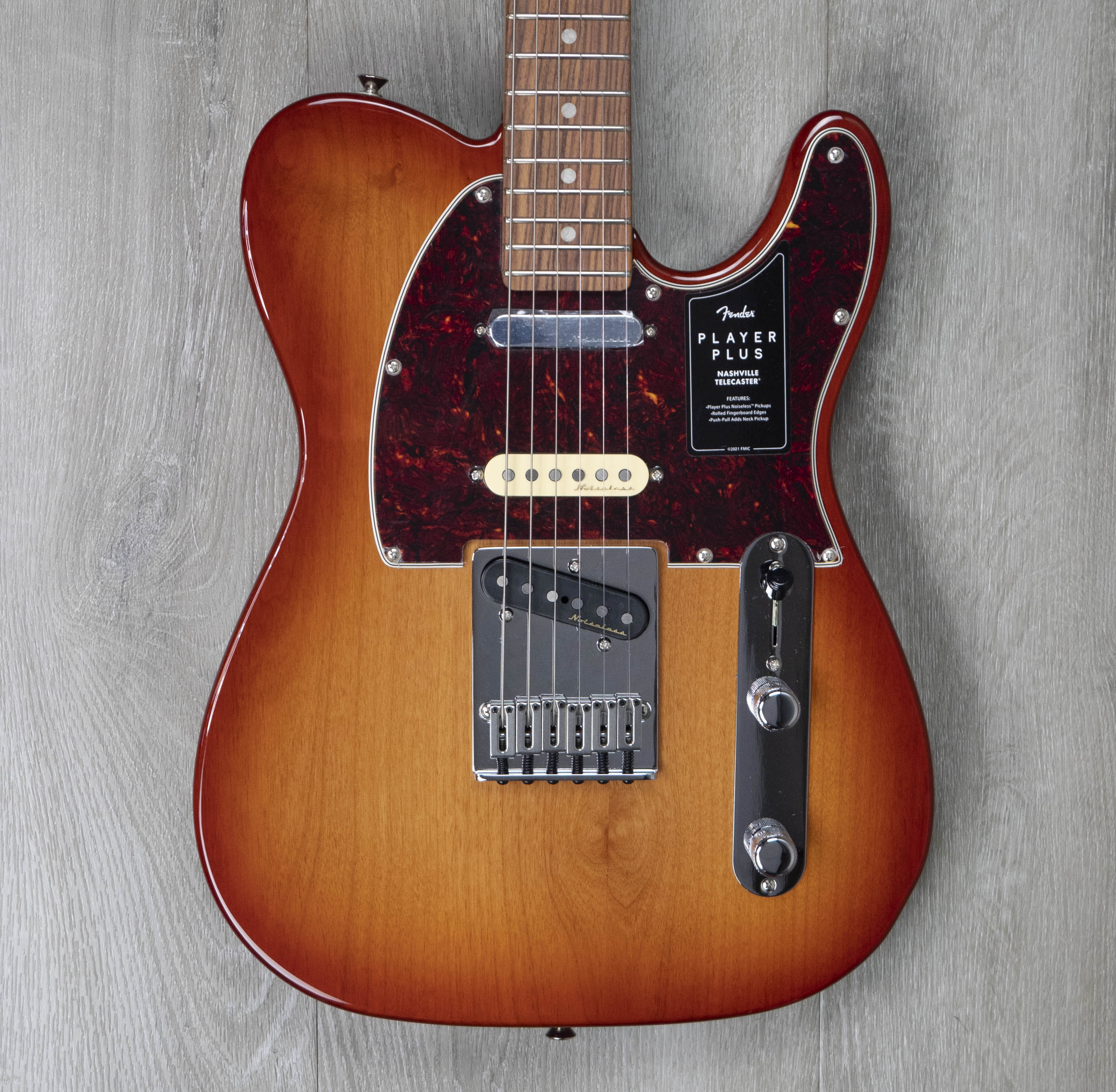 Fender Player Plus Nashville Telecaster, Pau Ferro Fingerboard