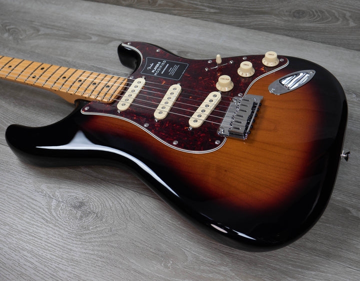 Fender Player II Stratocaster, diapasón de arce, acabado Cherry Burst envejecido