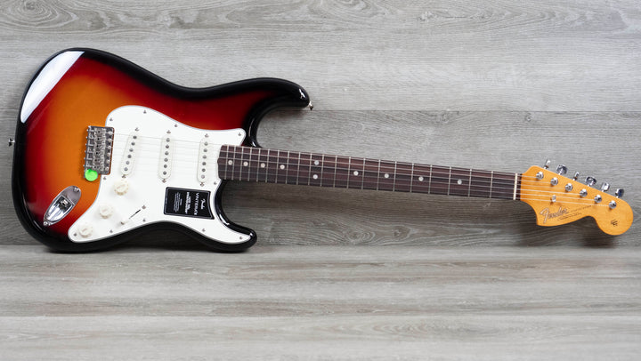 Fender Vintera III Late '60s Stratocaster, Rosewood Fingerboard, 3-Color Sunburst