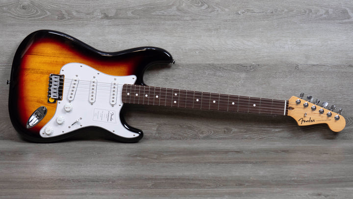 Fender Standard Stratocaster, Laurel Fingerboard, 3 Tone Sunburst