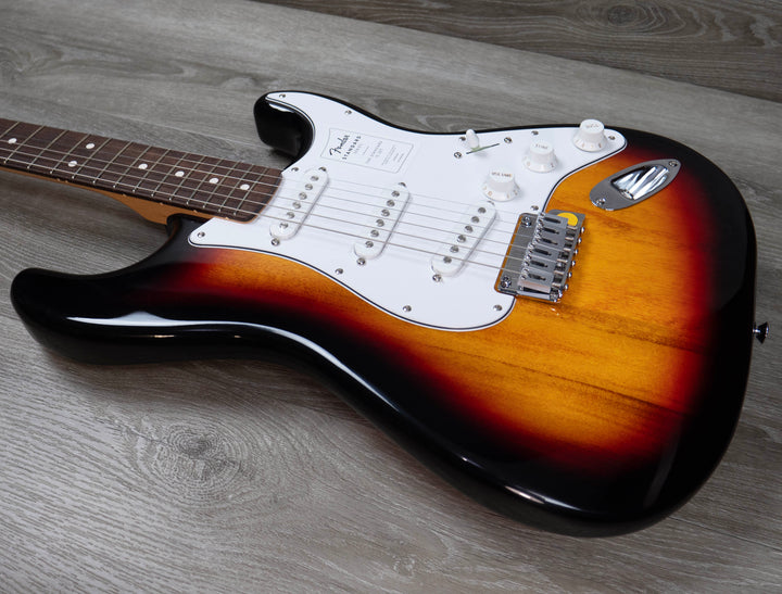 Fender Standard Stratocaster, Laurel Fingerboard, 3 Tone Sunburst