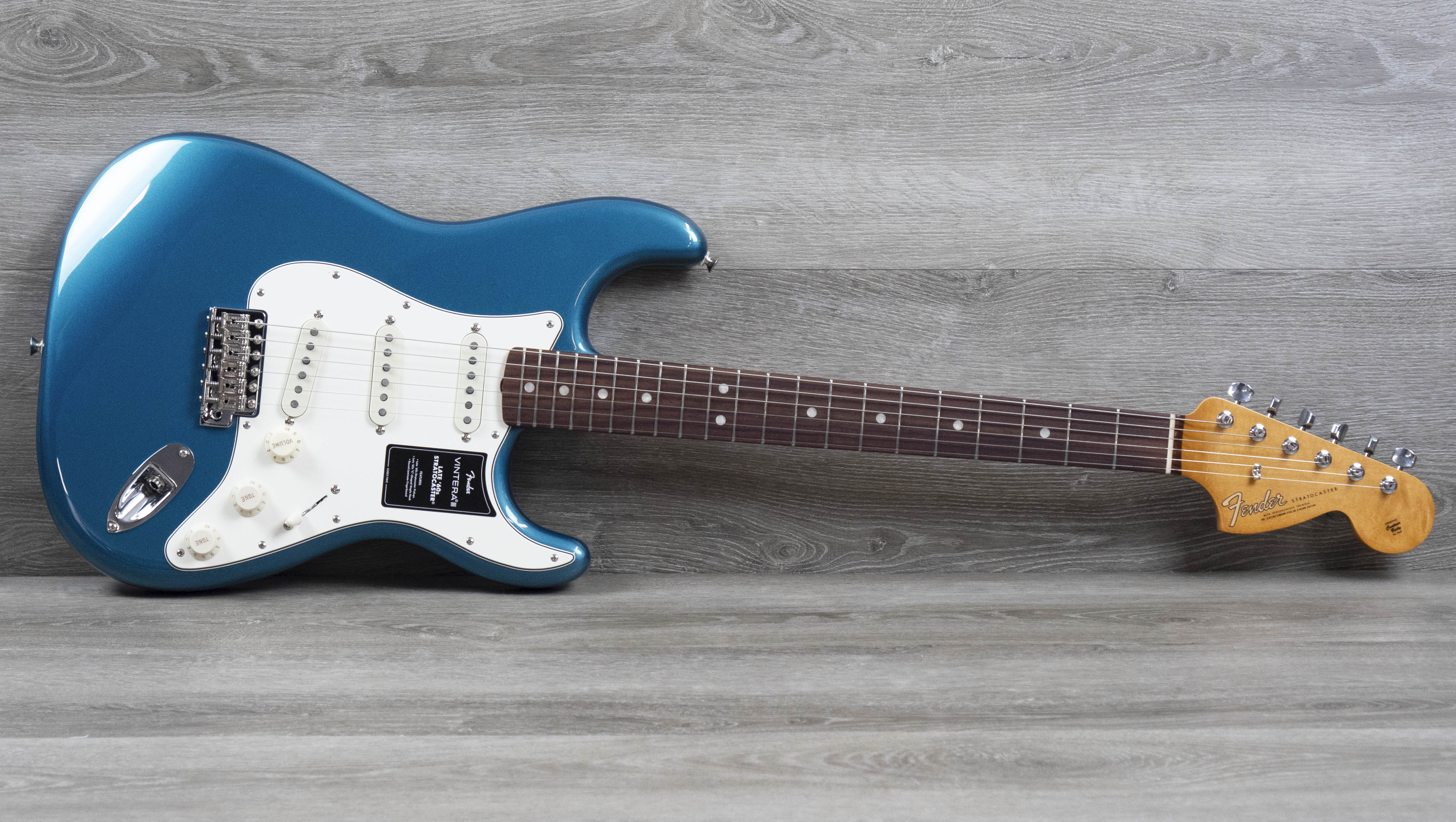 Fender Vintera III Late '60s Stratocaster, Rosewood Fingerboard