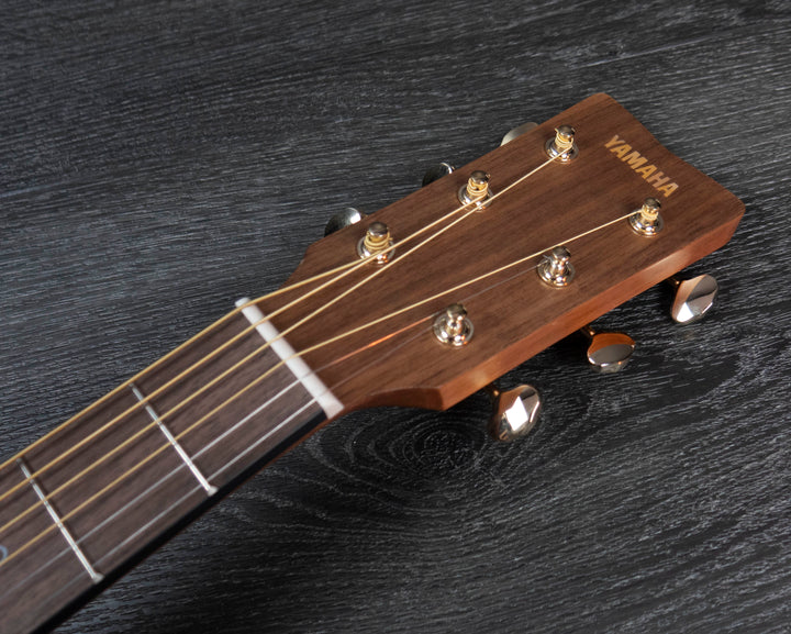 Guitarra acústica Yamaha Storia I MKII, tapa de abeto en color blanco roto