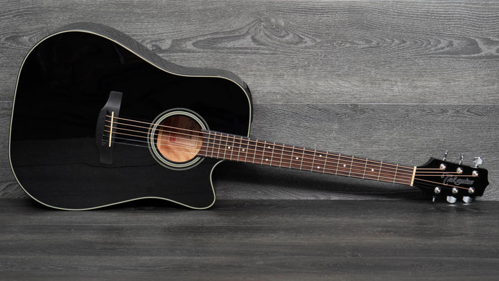 Takamine GD15CE-BLK Dreadnought Cutaway, tapa de abeto negro, fondo de caoba con pastilla TP-4T