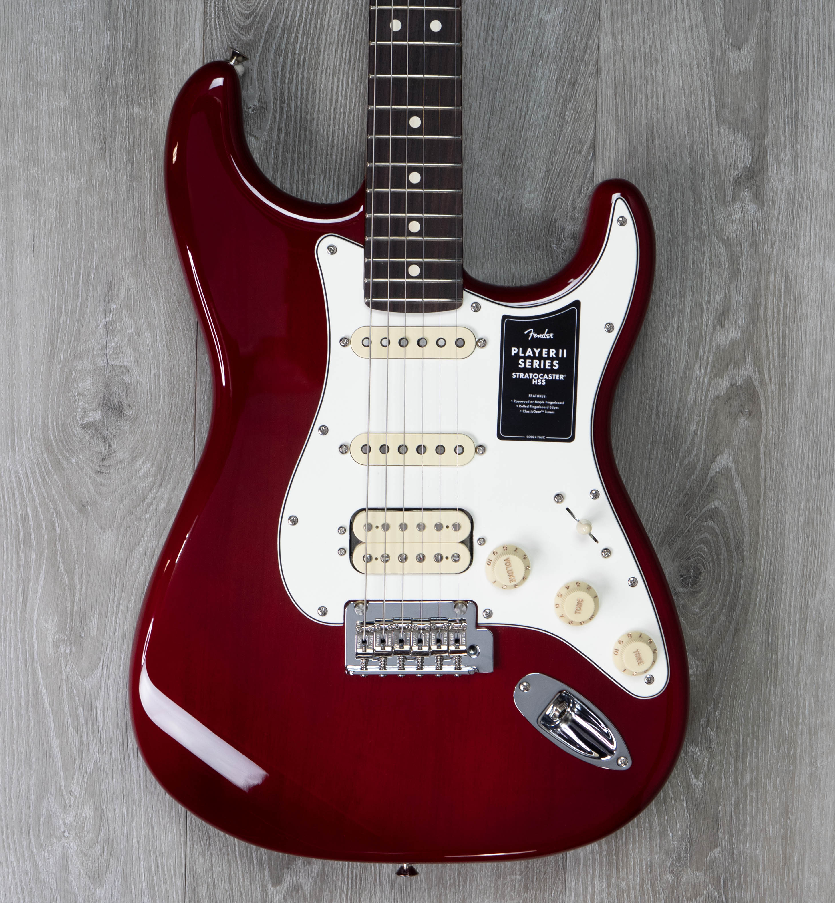 Fender Stratocaster Player II 軽量　HSS Fender Player II Stratocaster HSS, Maple Fingerboard, Aged Cherry