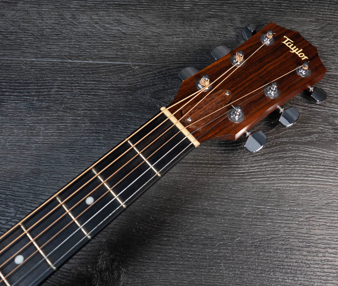 Pre-Owned Taylor 210CE Electro-Acoustic, Natural w/ Hard Case