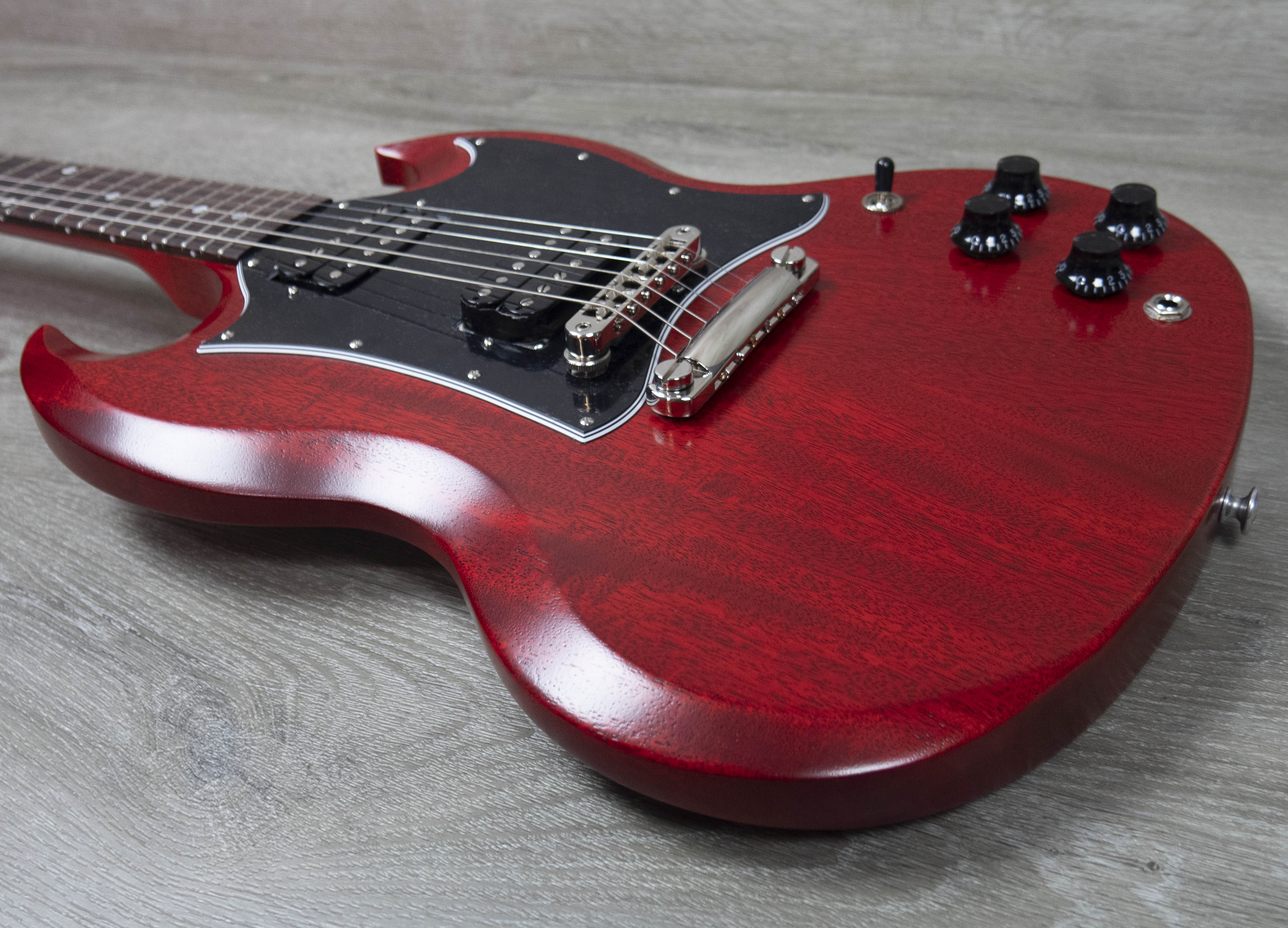 Gibson SG Tribute, Vintage Cherry Satin – A Strings