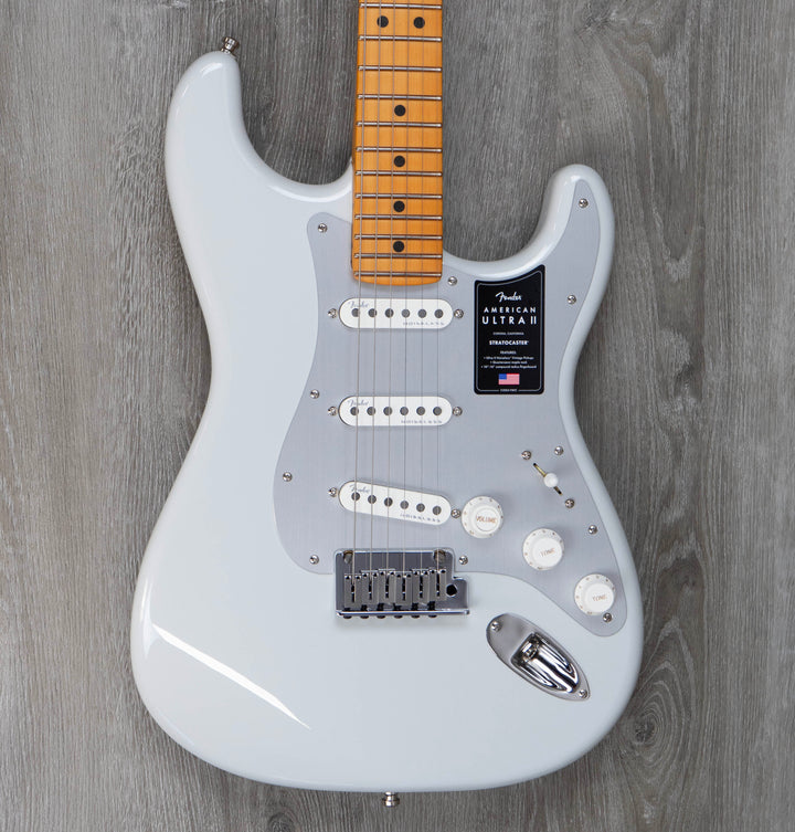 Fender American Ultra II Stratocaster, Maple Fingerboard, Avalanche