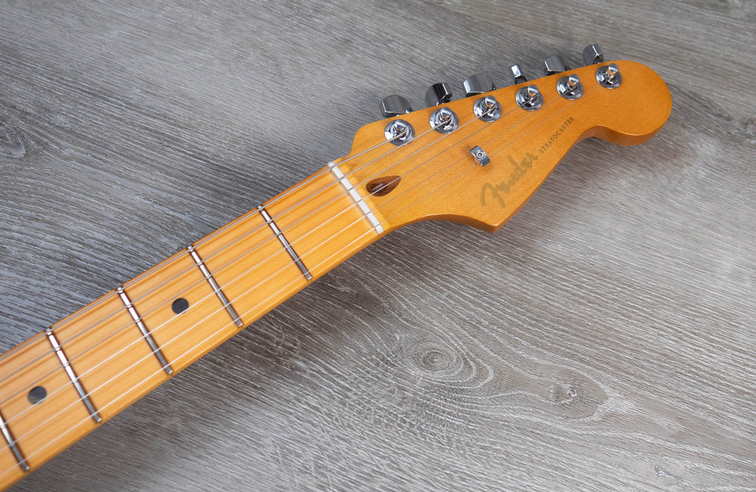 Fender American Ultra II Stratocaster, Maple Fingerboard, Avalanche