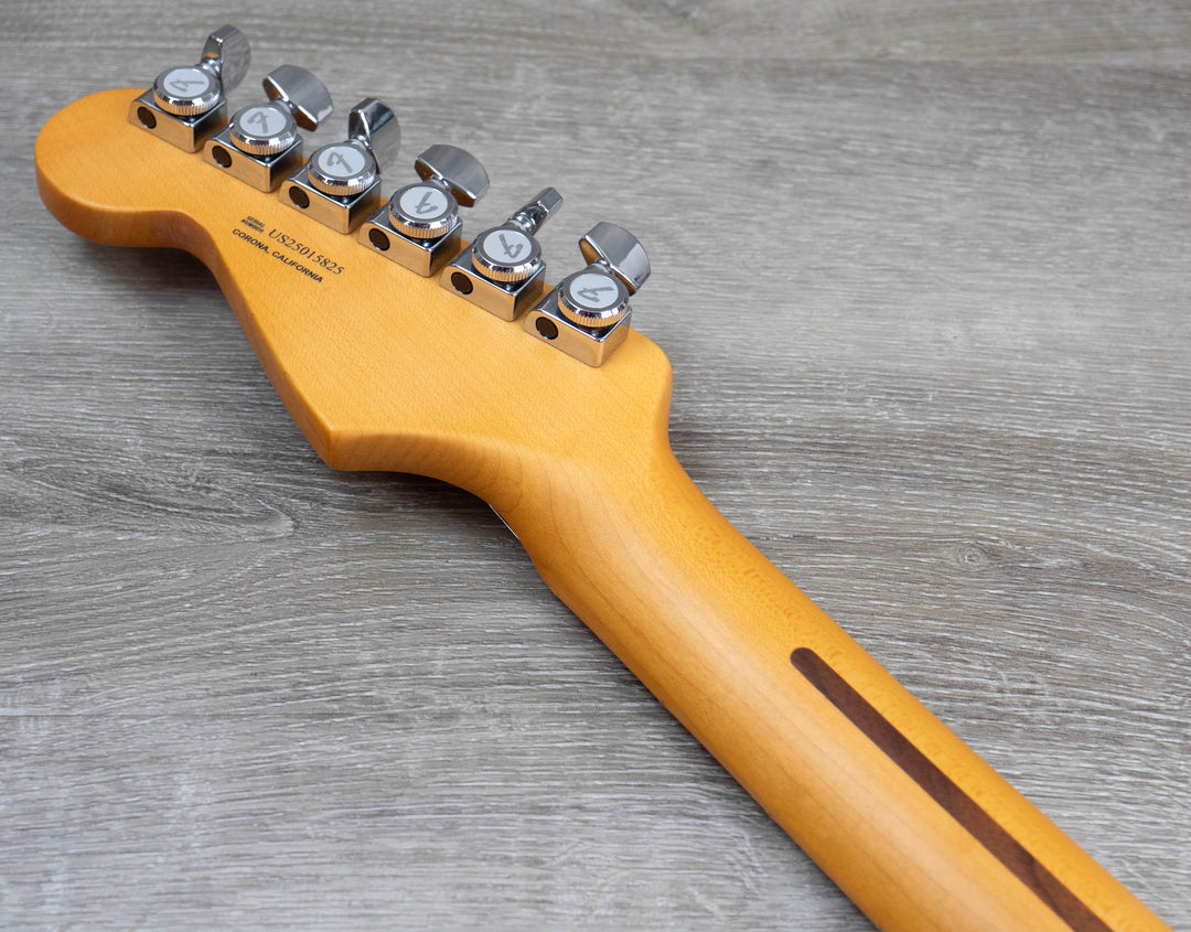 Fender American Ultra II Stratocaster, Maple Fingerboard, Avalanche