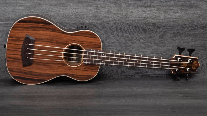 Ukelele bajo electroacústico Kala Nomad U-Bass