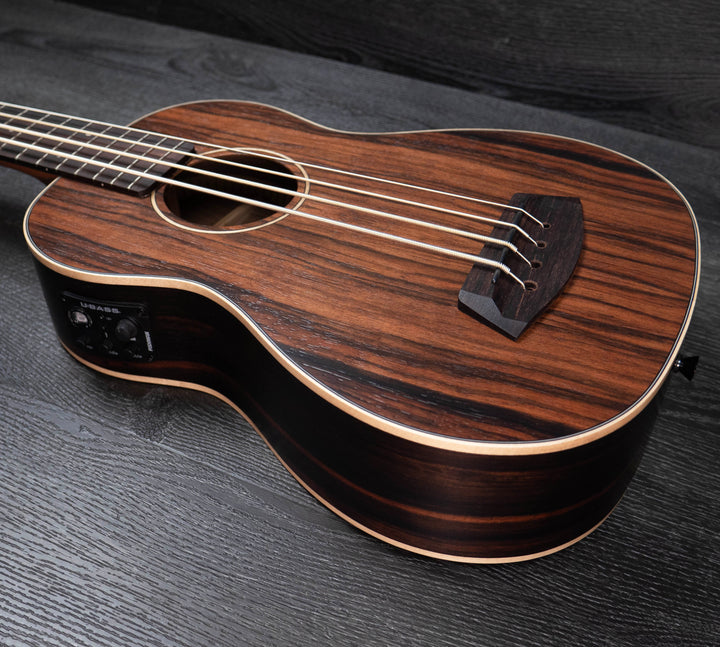 Ukelele bajo electroacústico Kala Nomad U-Bass