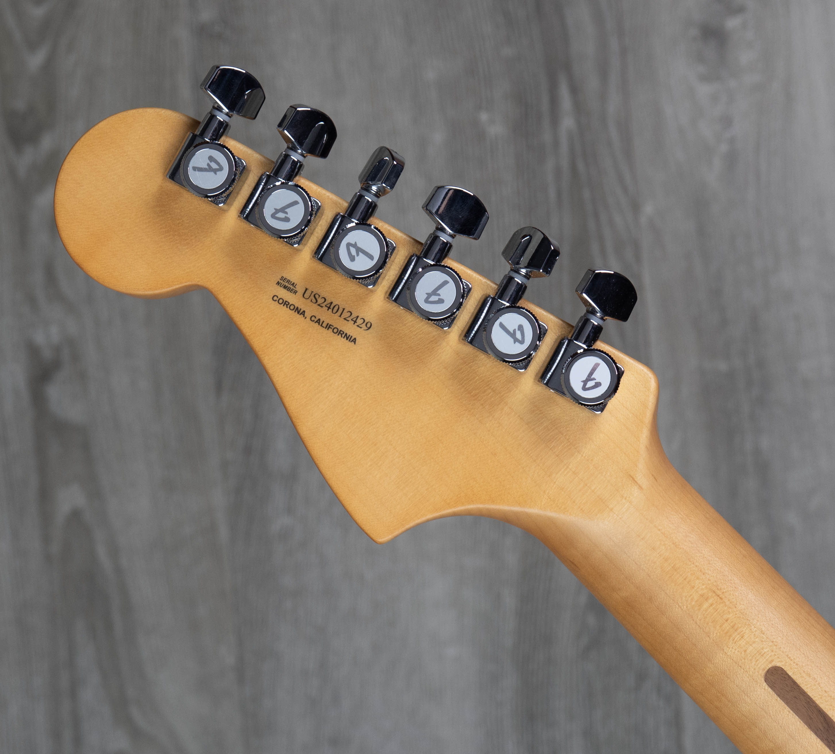 Fender American Ultra II Meteora, Maple Fingerboard, Avalanche – A