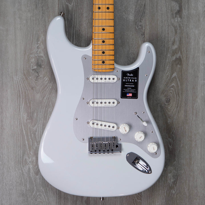 Fender American Ultra II Stratocaster, Maple Fingerboard, Avalanche