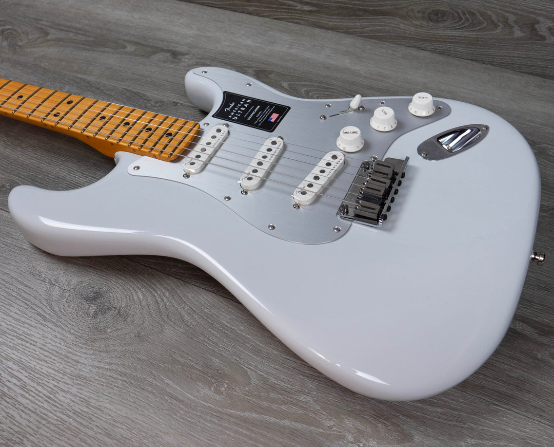 Fender American Ultra II Stratocaster, Maple Fingerboard, Avalanche