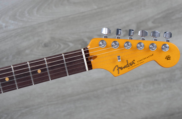 Fender Ultra Luxe Stratocaster, diapasón de arce, Sunburst de 2 colores