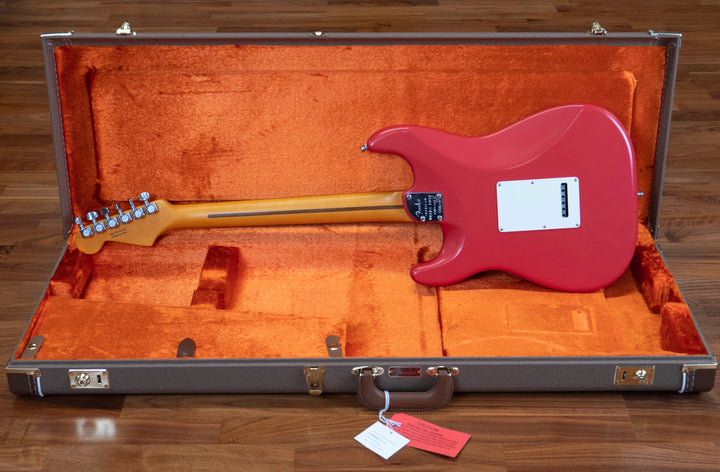 Fender Ultra Luxe Stratocaster, touche en érable, finition Sunburst bicolore