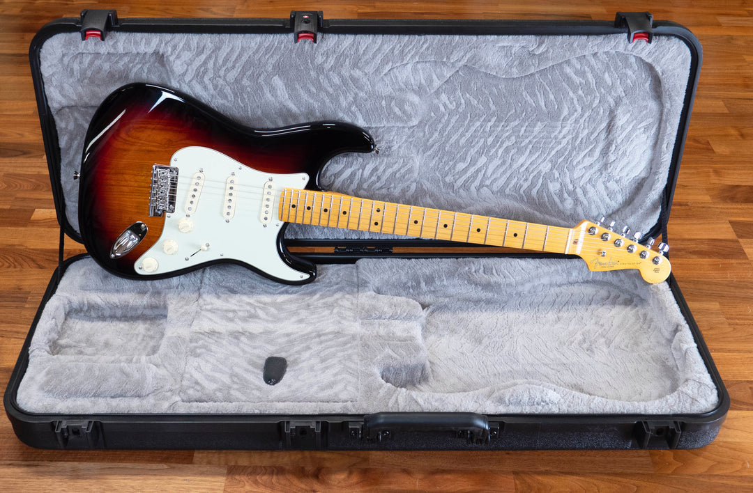 Fender Limited Edition American Professional II Stratocaster V, Maple Fingerboard, 3 Tone Sunburst 
