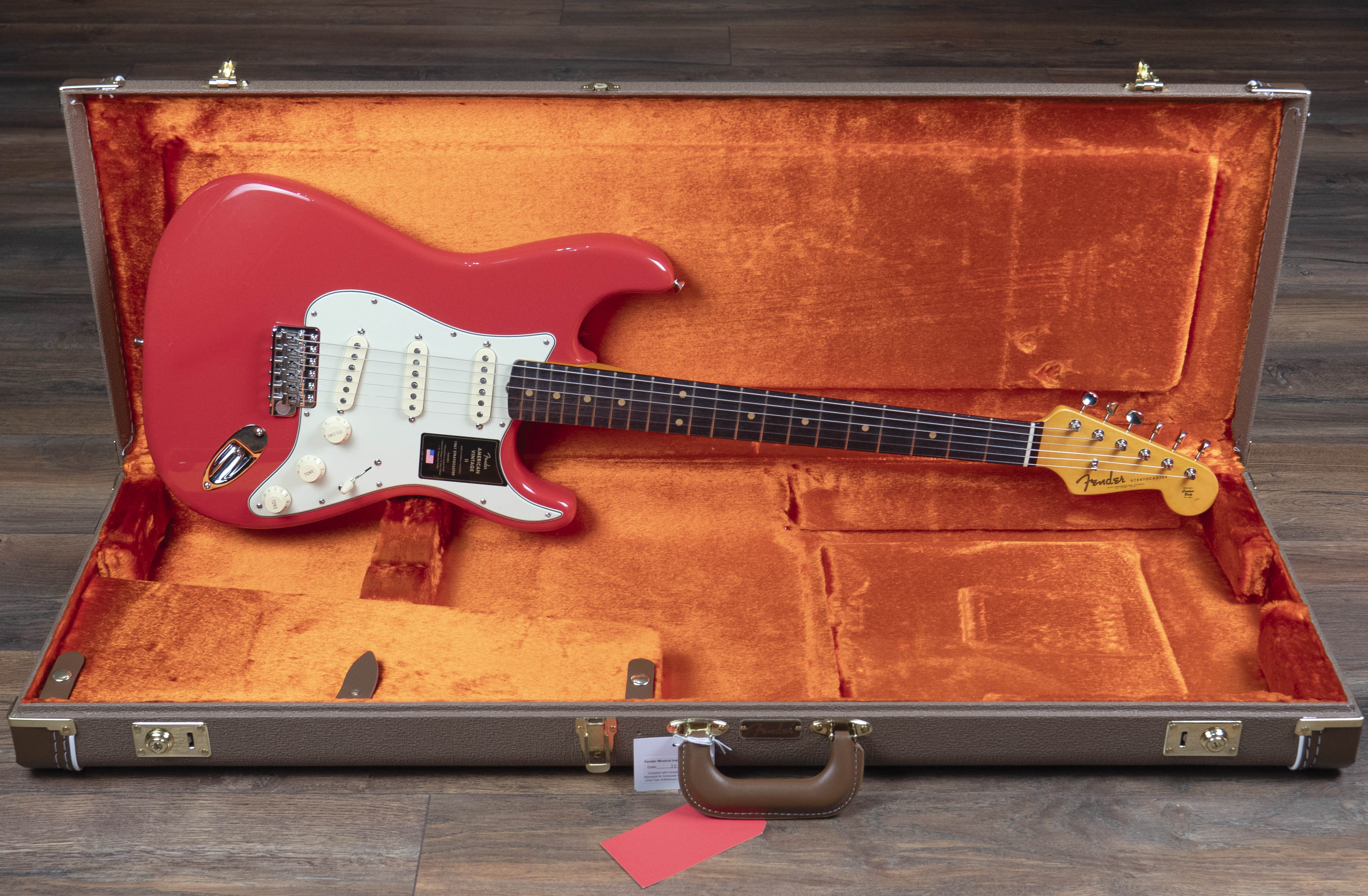 Fender American Vintage II 1957 Stratocaster -2-Color Sunburst-新品 《エレキギター》 Fender American Vintage II 1961 Stratocaster - Rosewood - 3-Colour