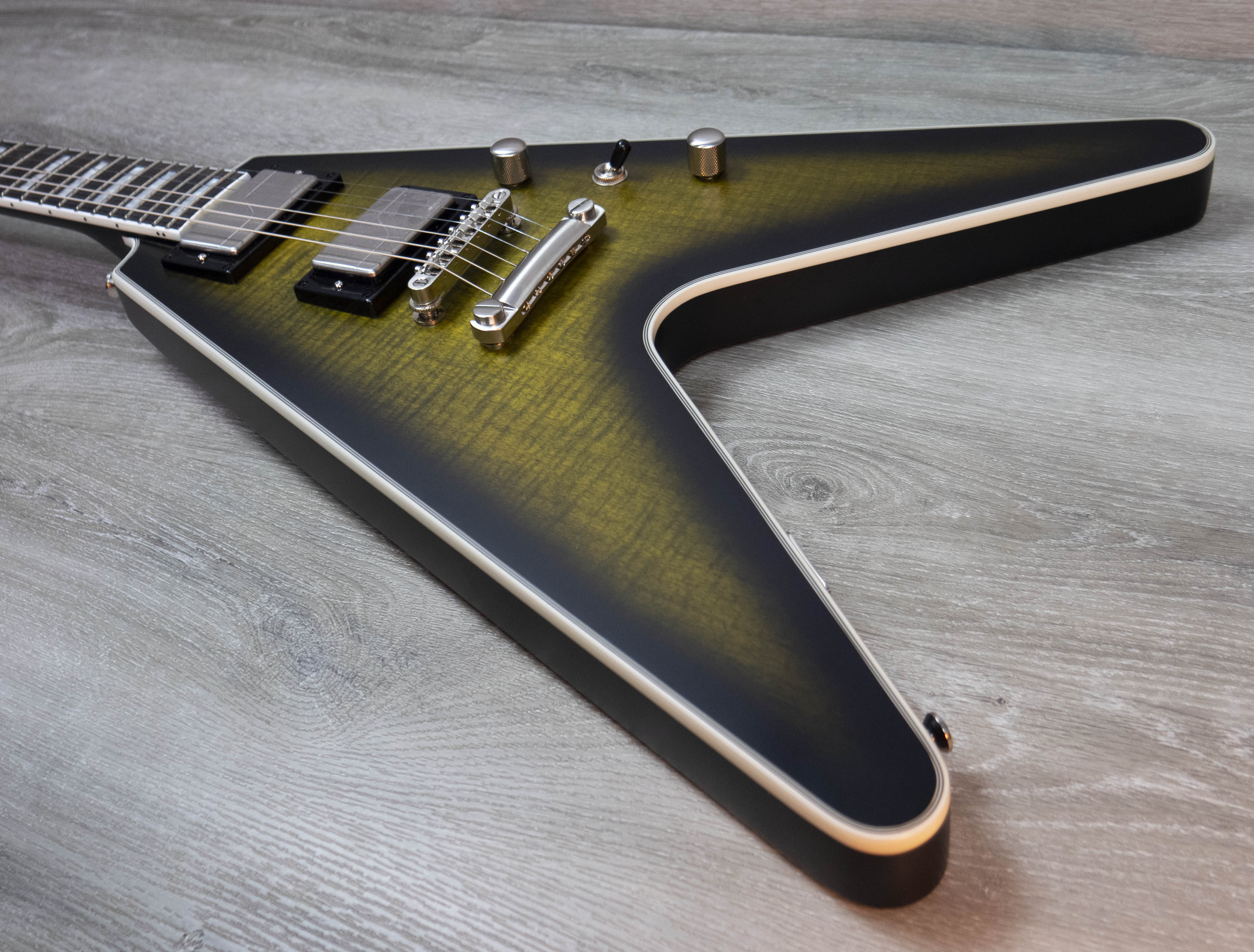 Epiphone Flying V Prophecy, Aged Yellow Tiger – A Strings