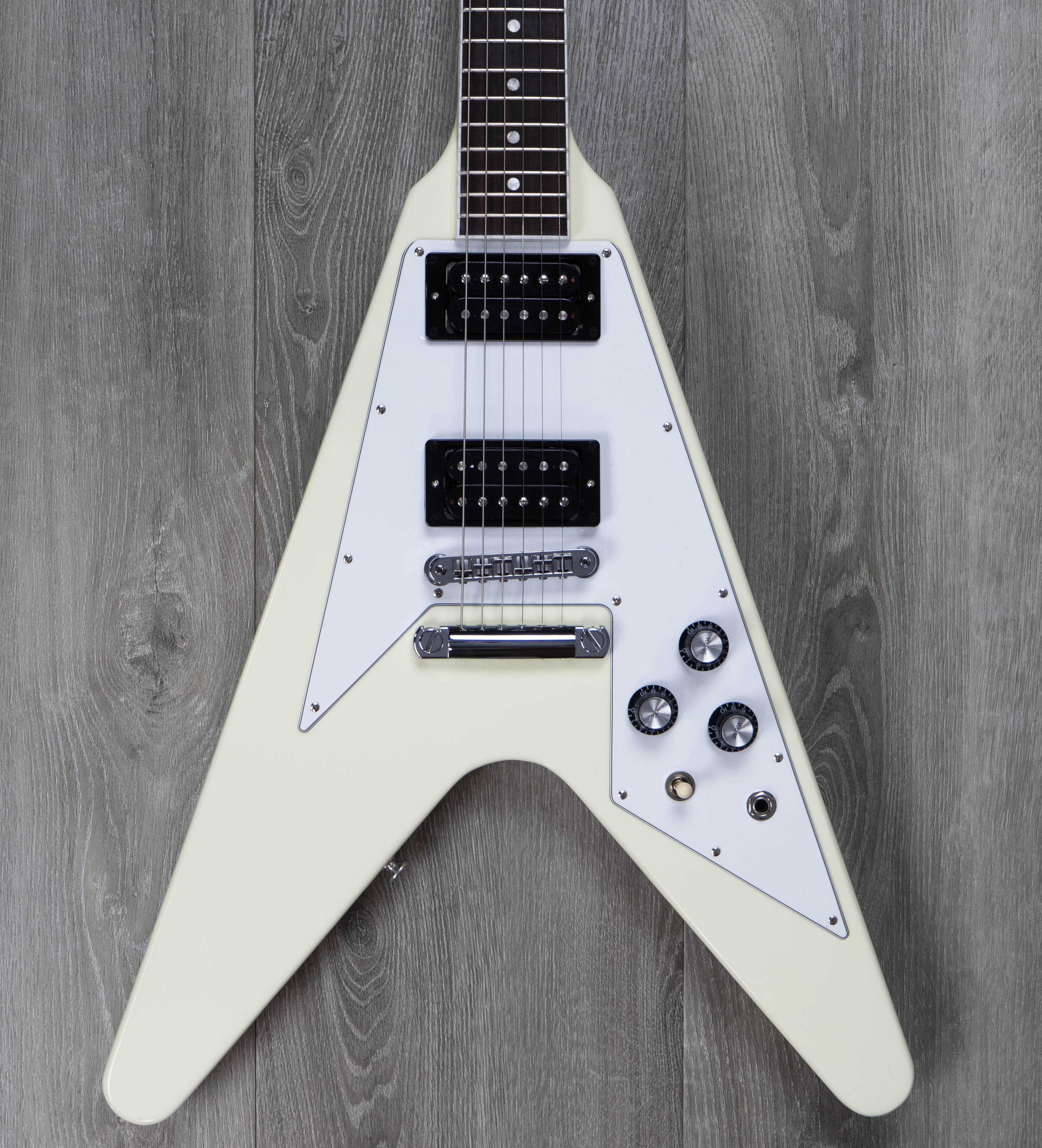 Gibson 70’s Flying V Classic White 2022 Gibson 70s Flying V Classic White - YouTube