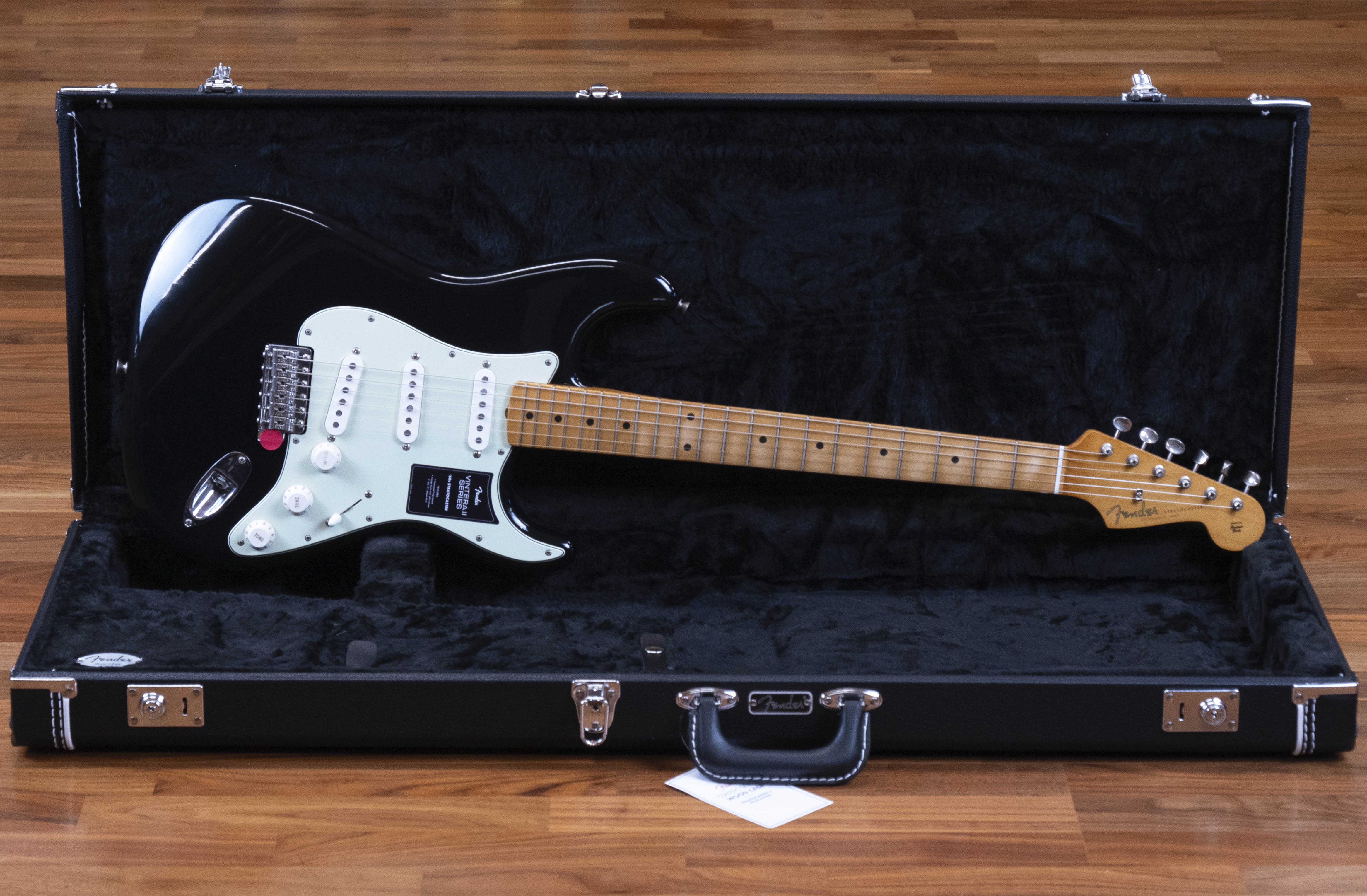 Fender Vintera Road Worn '60s ストラト 2_e7f52da3fd.jpg