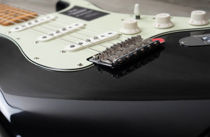 Fender Vintera II Road Worn '60s Stratocaster, Maple Fingerboard, Black