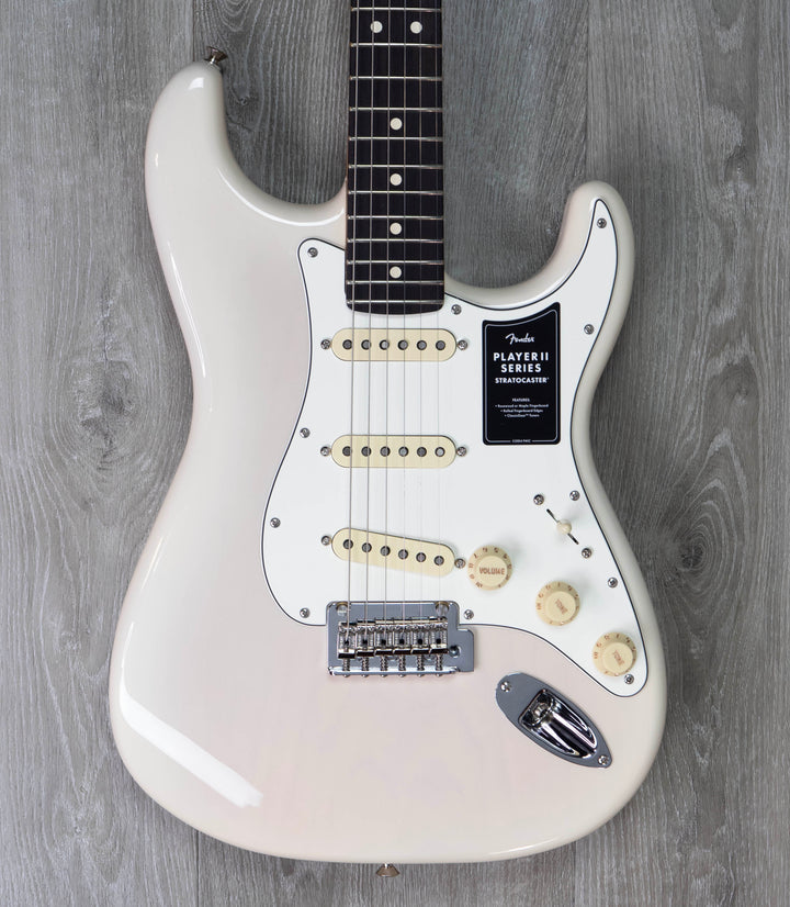 Fender Player II Stratocaster, diapasón de palisandro, tono rubio blanco