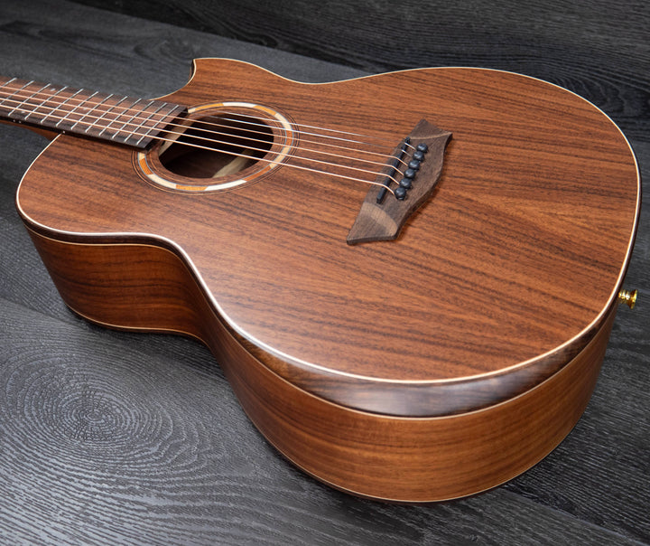 Washburn WCGM55K Comfort Series G-Mini 7/8 Size Grand Auditorium, Koa