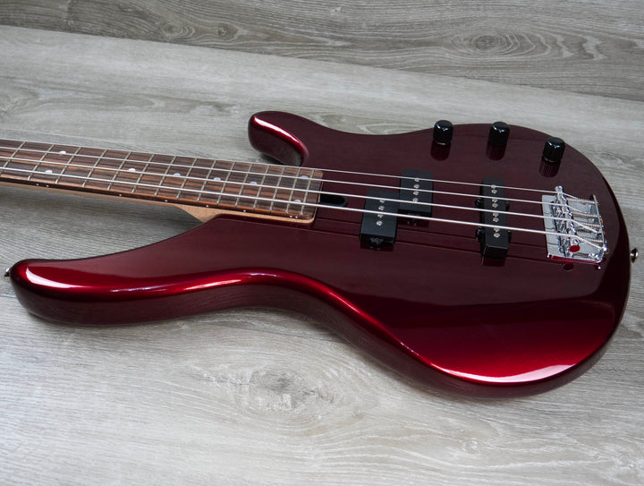 Basse électrique Yamaha TRBX174, rouge métallisé