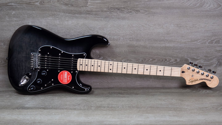 Squier Affinity Series Stratocaster FMT HSS, touche en érable, pickguard noir, Black Burst