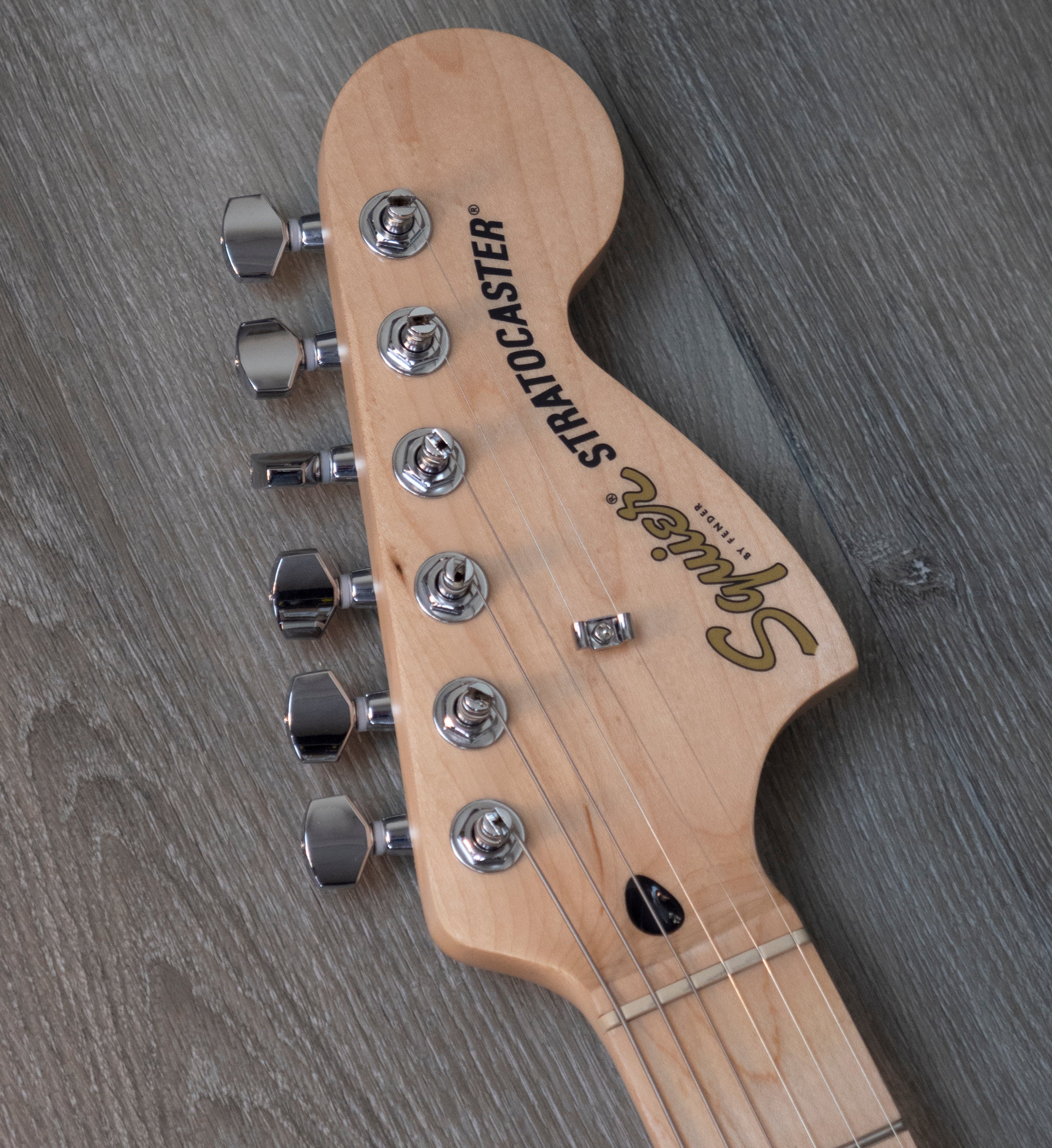 Squier Affinity Series Stratocaster, Maple Fingerboard, White