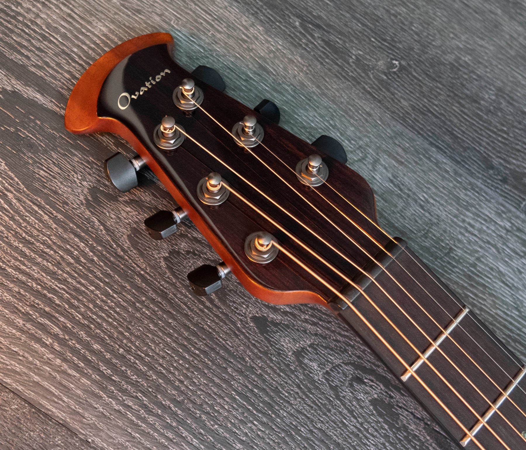 Ovation CE44P-ABLKW Celebrity Elite Plus Mid-Cut, Australian Blackwood