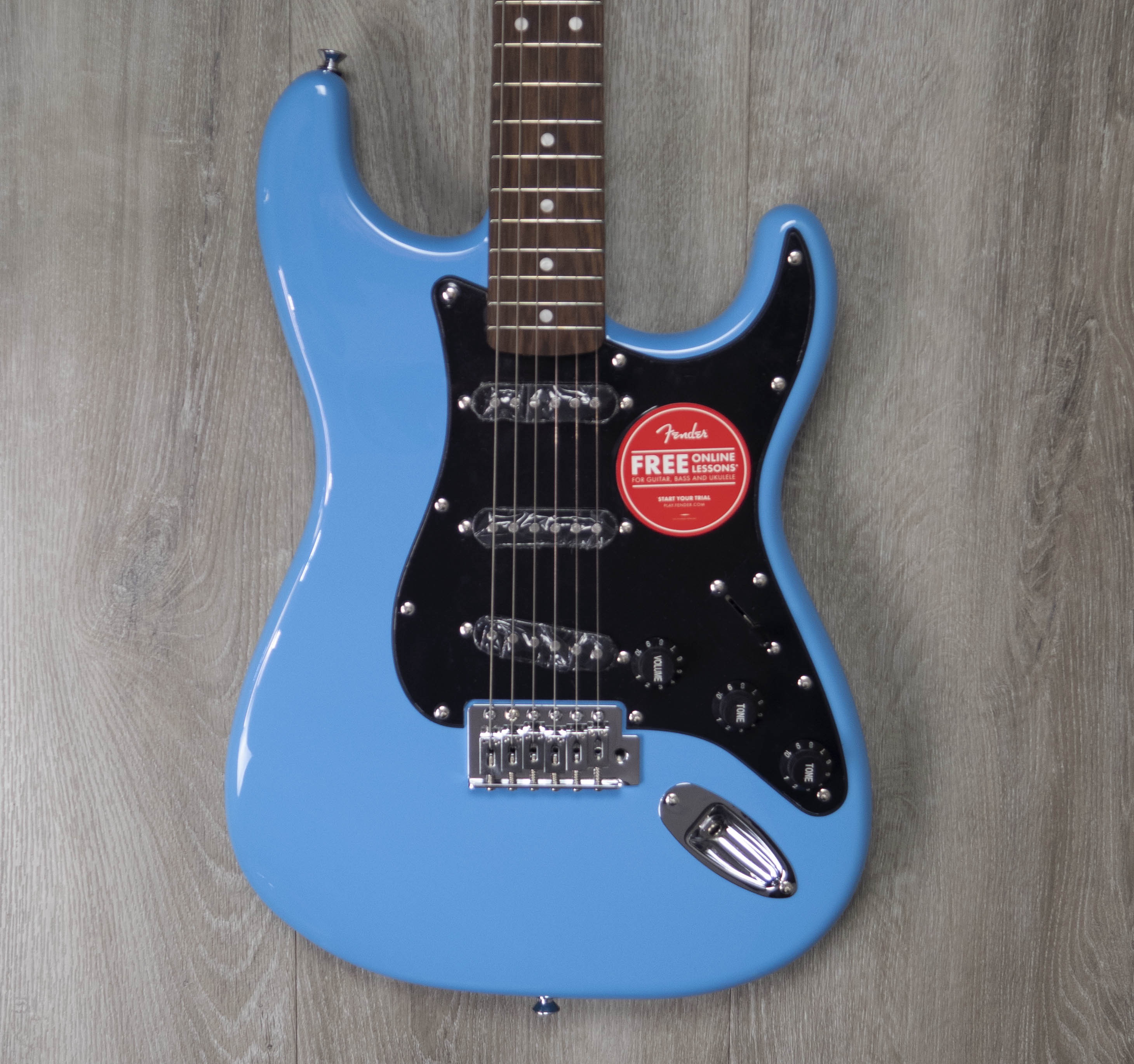 Squier Sonic Stratocaster, Laurel Fingerboard, Black Pickguard