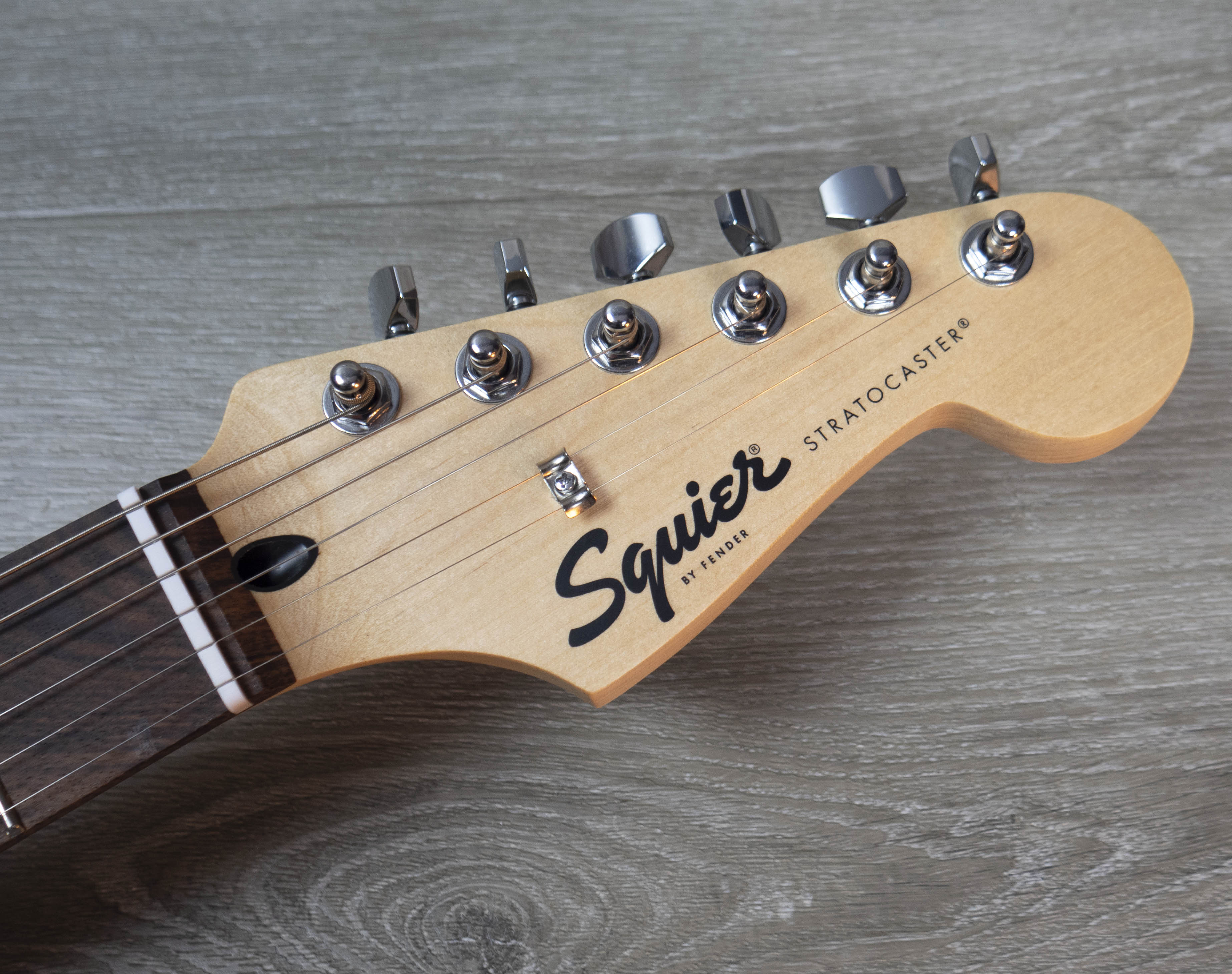 Squier Sonic Stratocaster, Laurel Fingerboard, Black Pickguard