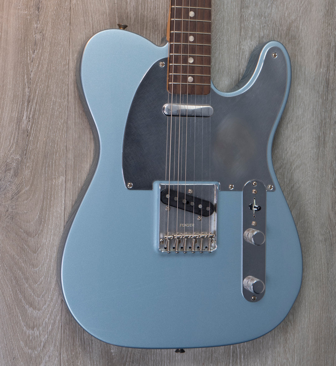 Fender Chrissie Hynde Telecaster, diapasón de palisandro, azul hielo metalizado