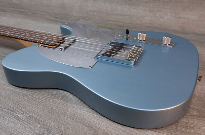 Fender Chrissie Hynde Telecaster, diapasón de palisandro, azul hielo metalizado