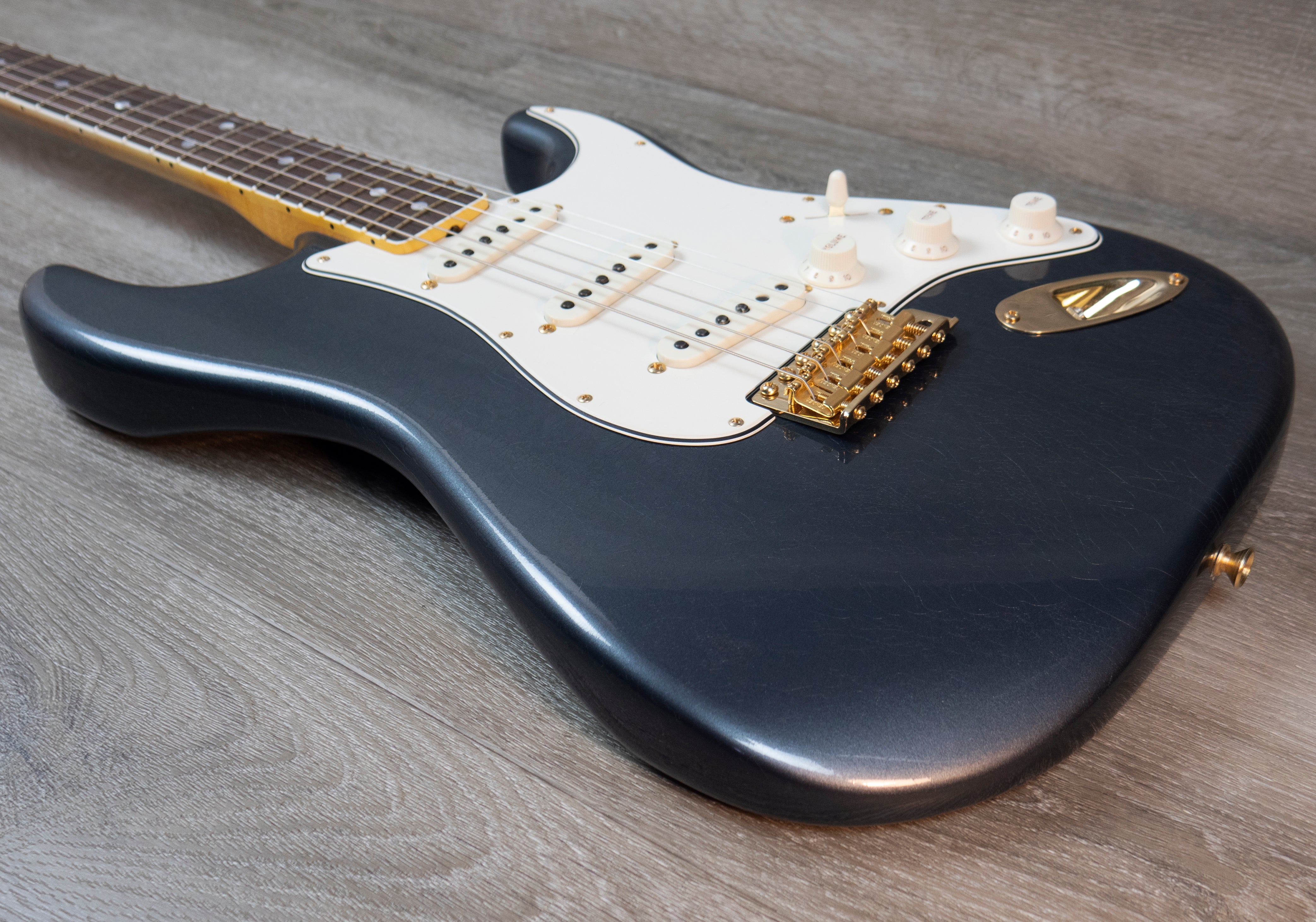 Charcoal frost store metallic stratocaster