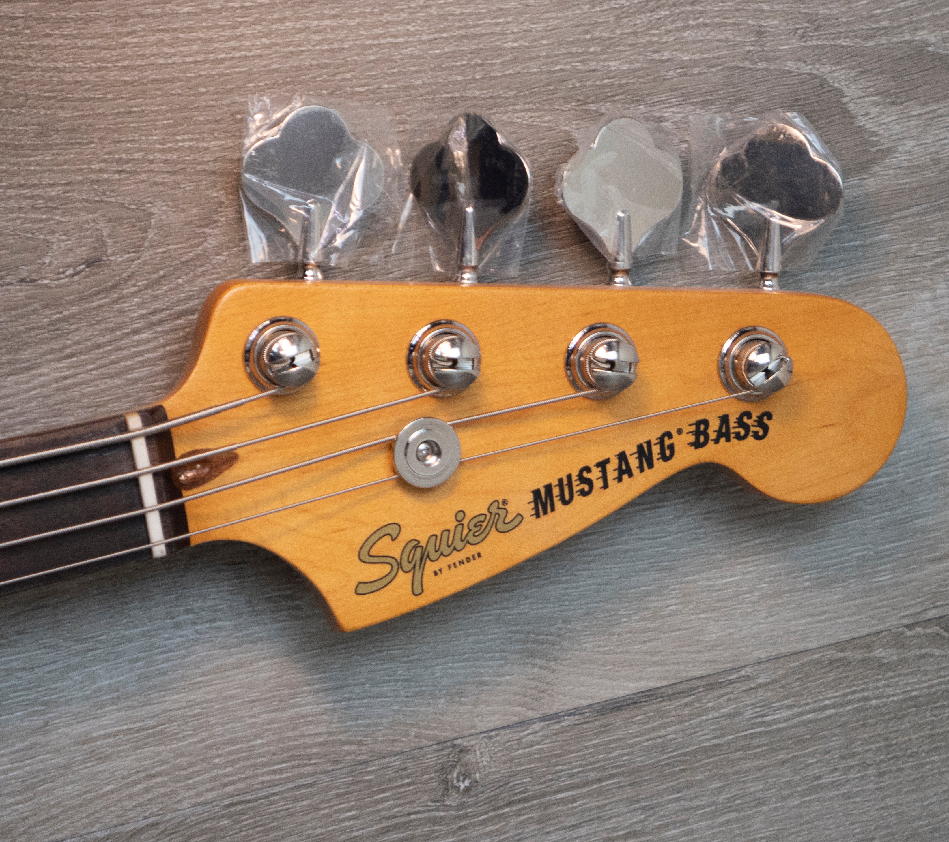 Squier FSR Classic Vibe 60s Competition Mustang Bass, Laurel