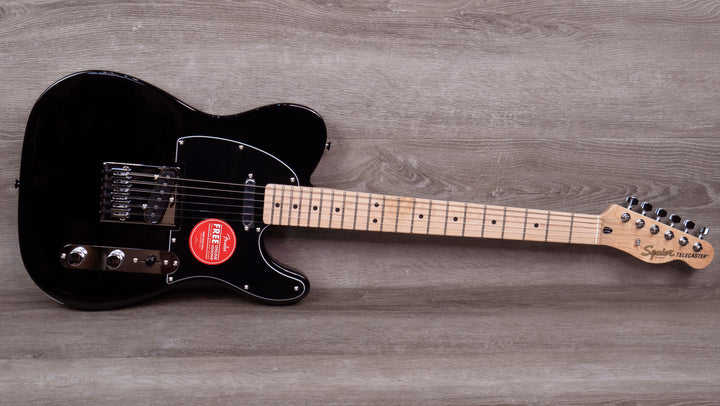 Squier FSR Affinity Series Telecaster, touche en érable, pickguard noir, noir