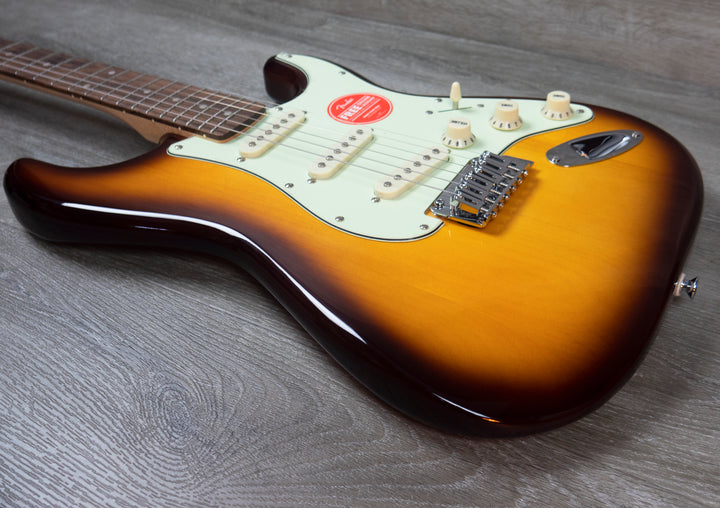 Squier FSR Affinity Series Stratocaster, Laurel Fingerboard, Mint Pickguard, Honeyburst