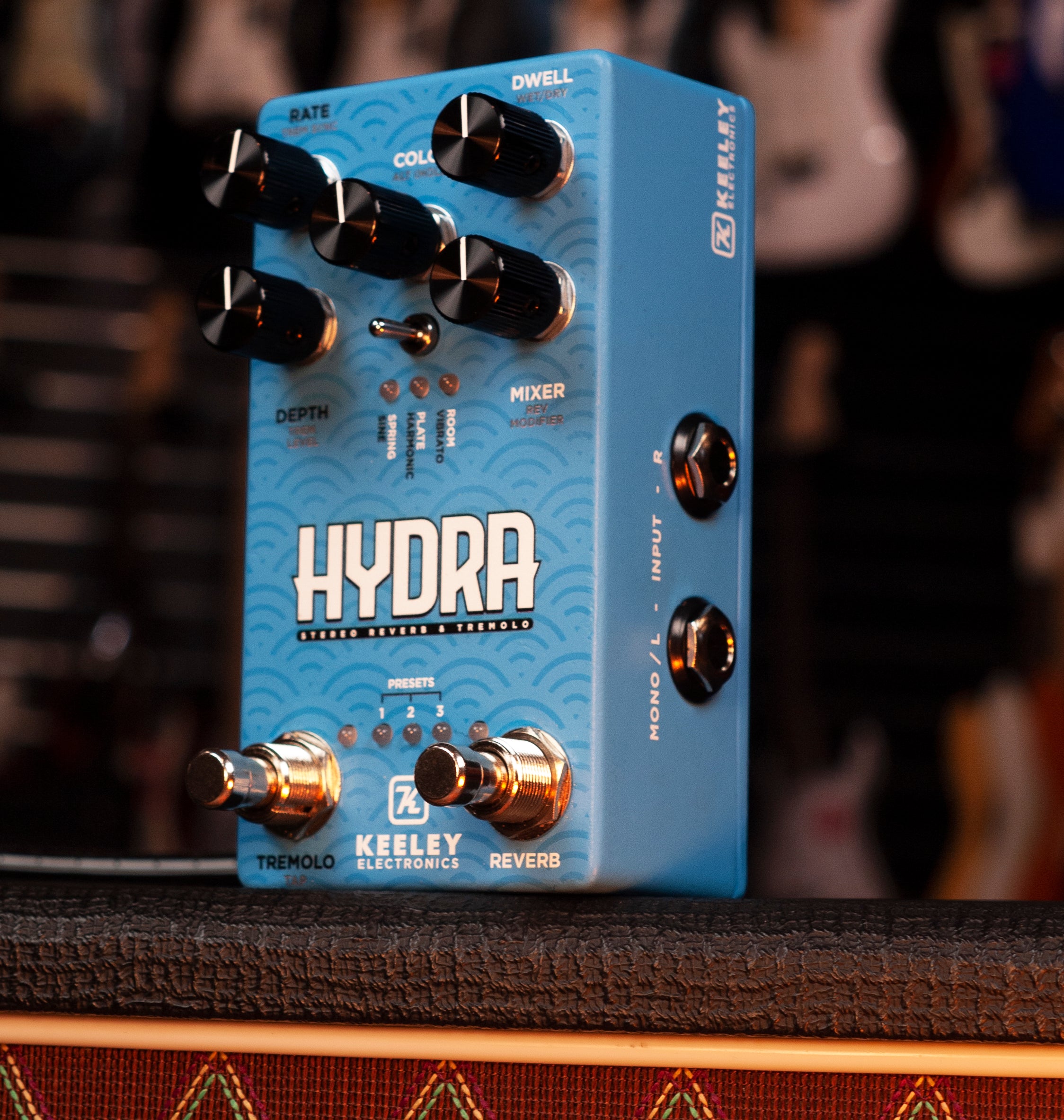 Keeley hydra stereo reverb deals & tremolo