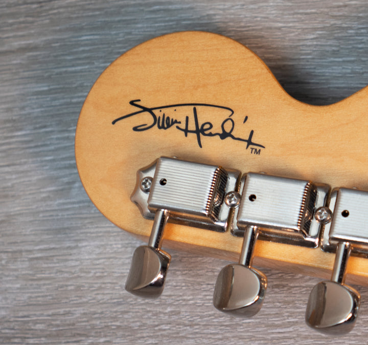 Fender Jimi Hendrix Stratocaster, Maple Fingerboard, 3-colour Sunburst