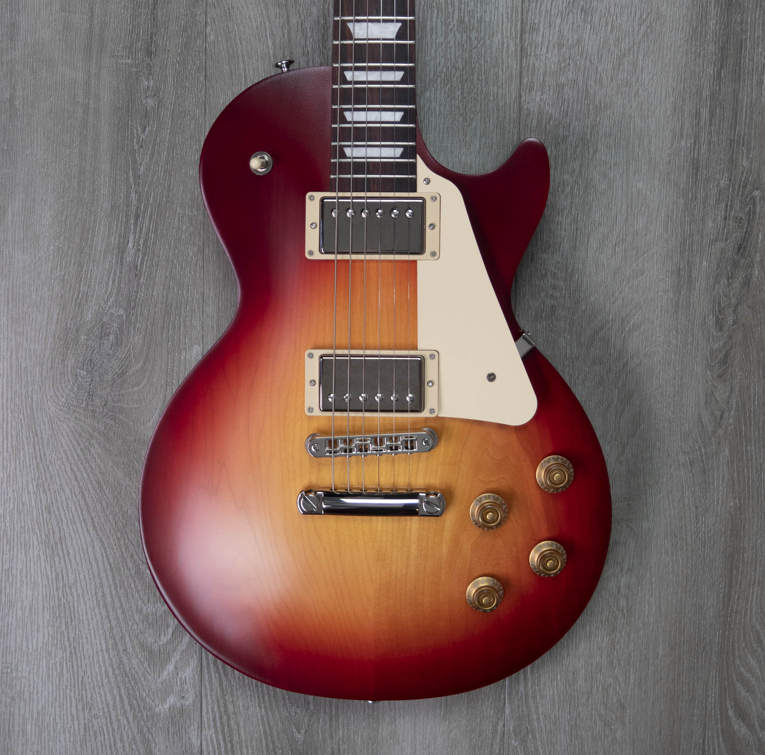 ギター Gibson Les Paul Tribute Satin Cherry Sun Gibson Les Paul Tribute - Satin Cherry Burst - On Sale at