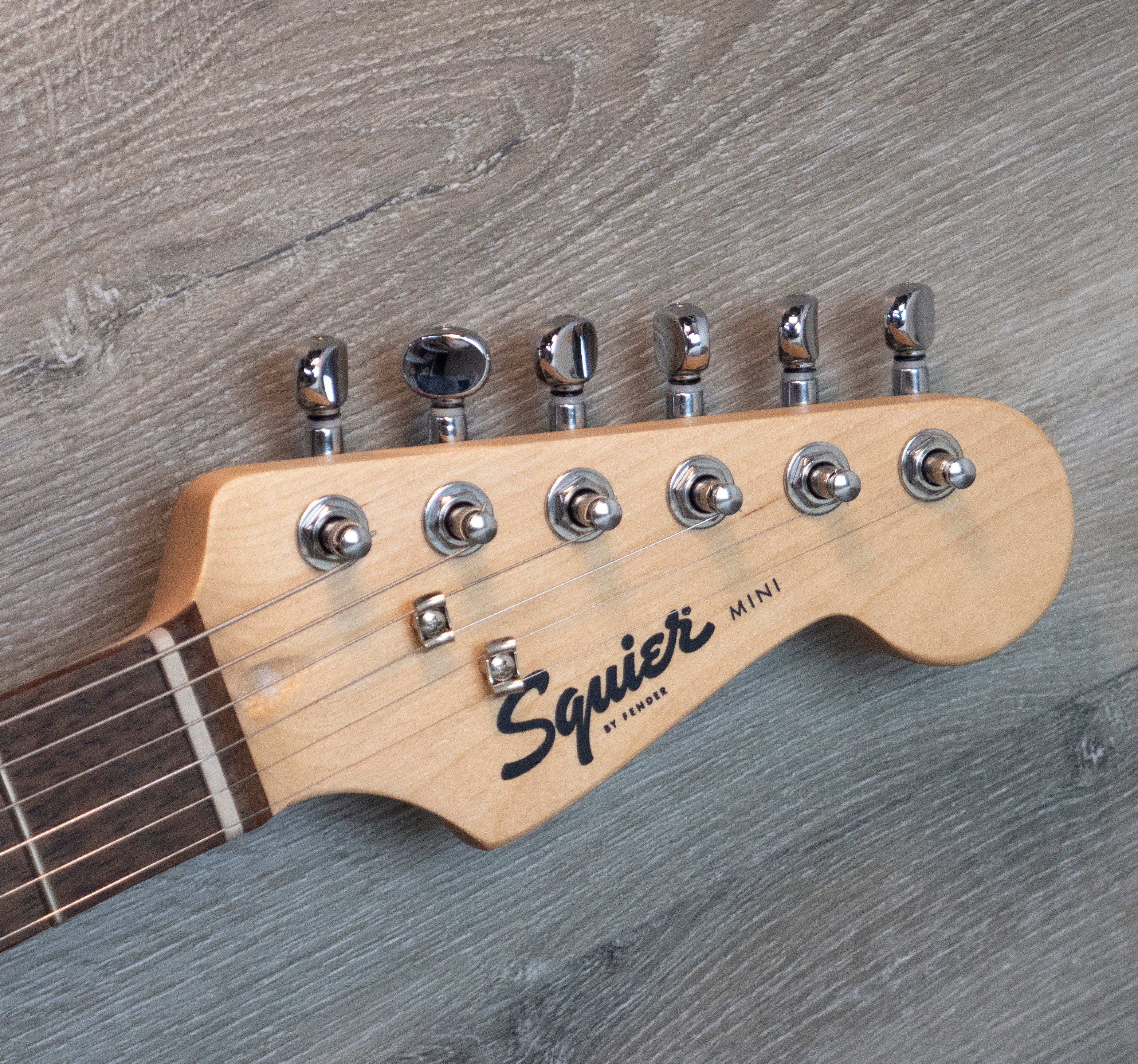 Squier Mini Stratocaster, Laurel Fingerboard, Dakota Red – A Strings