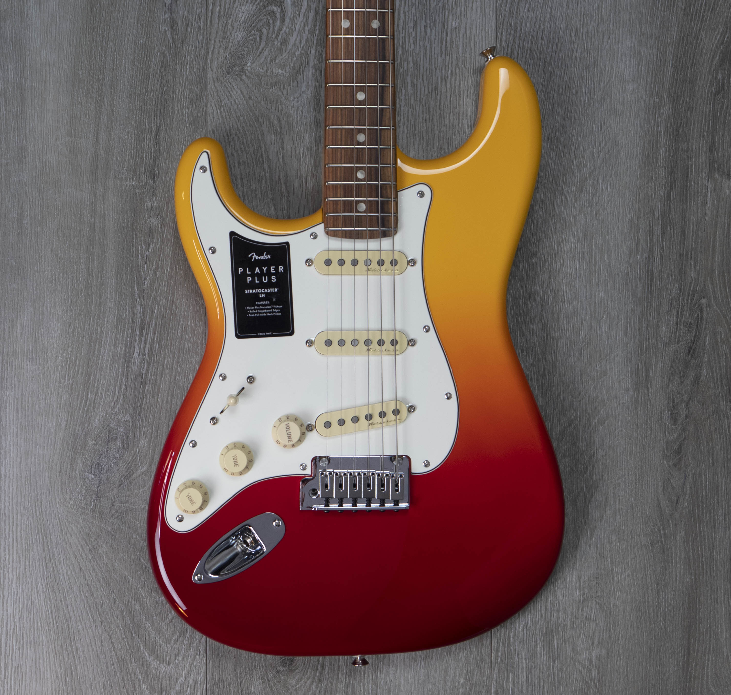 Fender Player Plus Stratocaster, Left-Hand, Pau Ferro Fingerboard