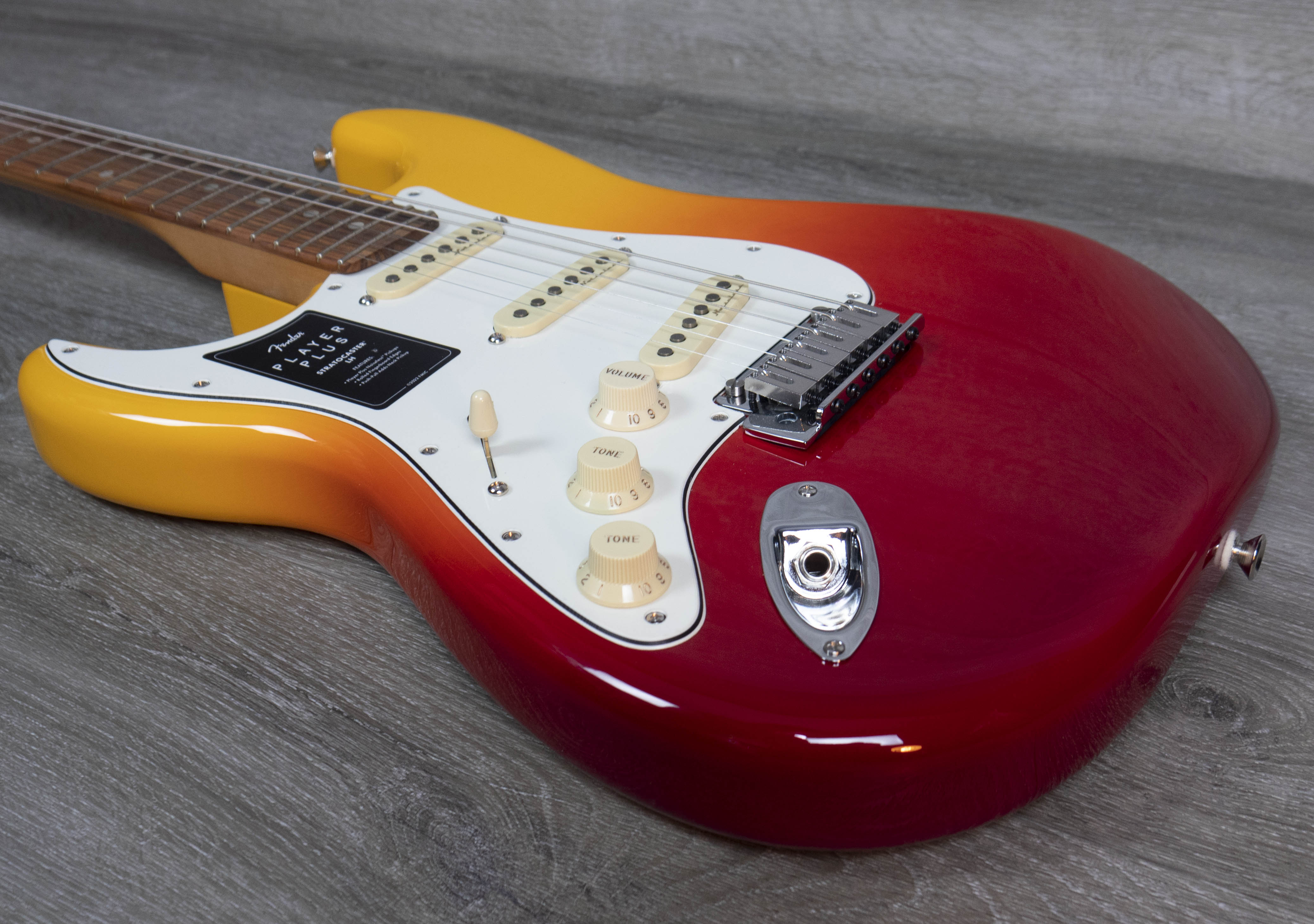Fender Player Plus Stratocaster, Left-Hand, Pau Ferro Fingerboard