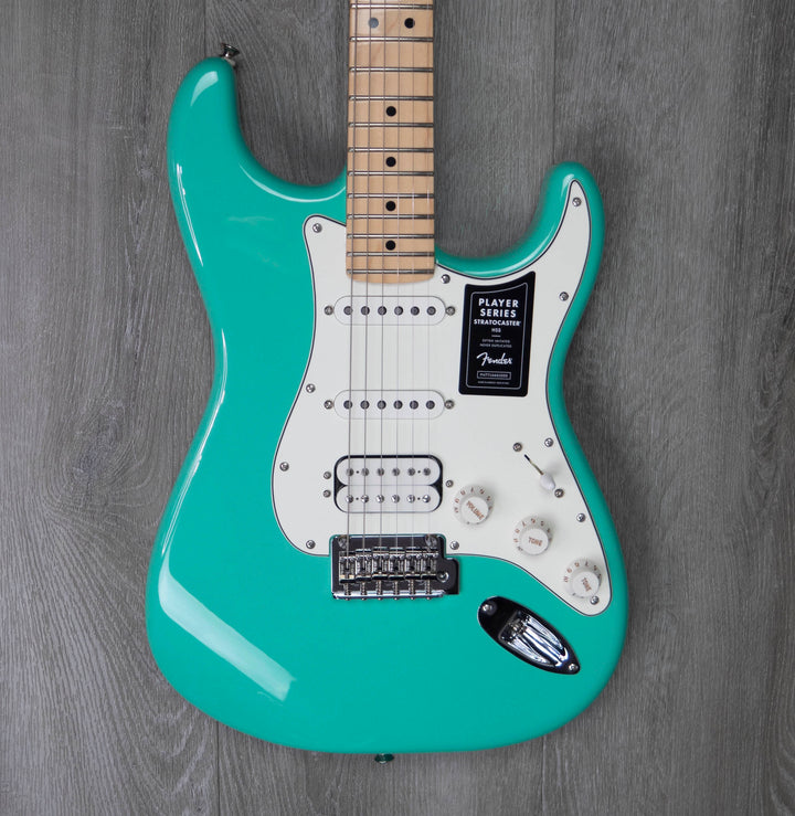 Fender Player Stratocaster HSS, touche en érable, vert mousse de mer