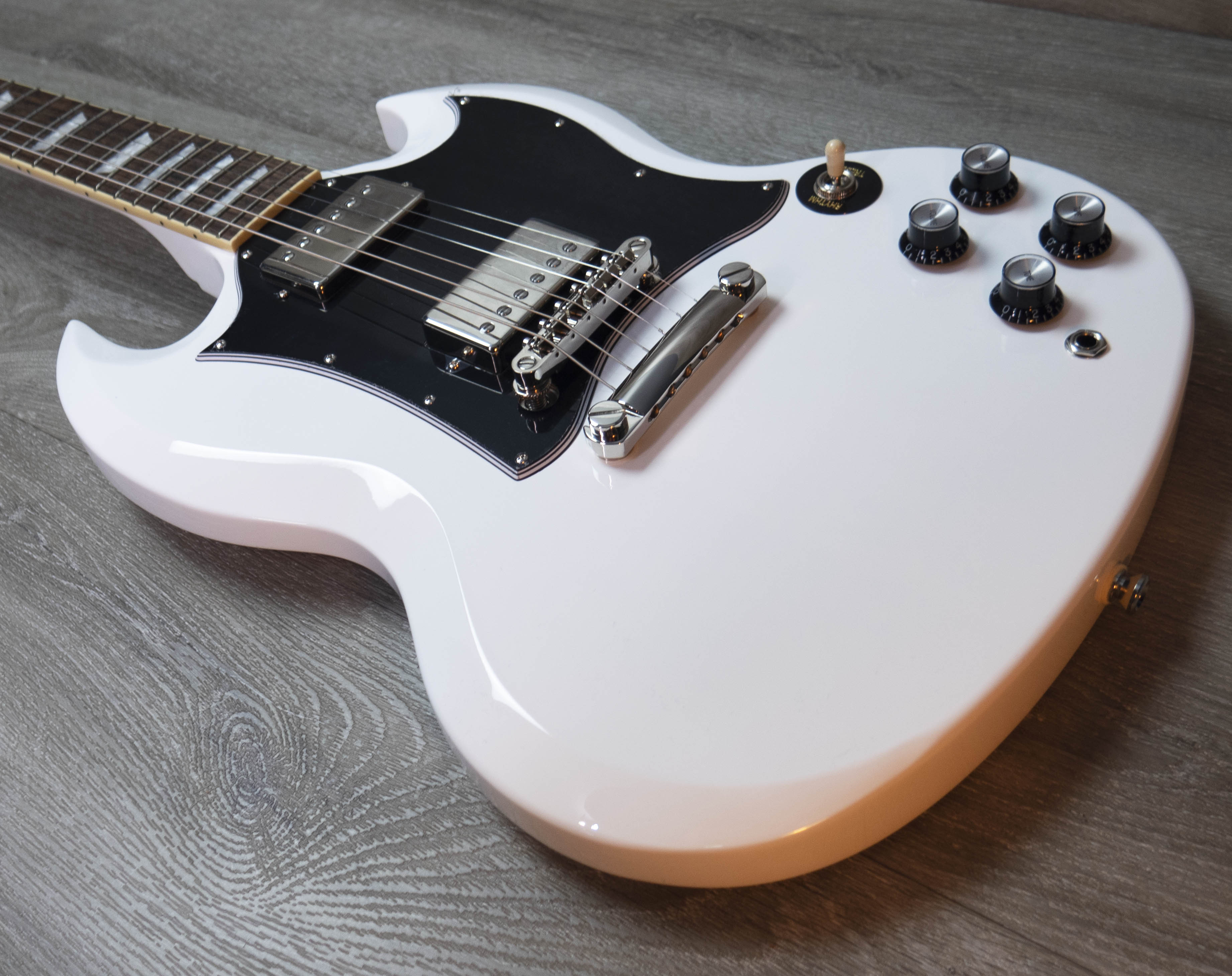 Epiphone SG Standard, Alpine White – A Strings